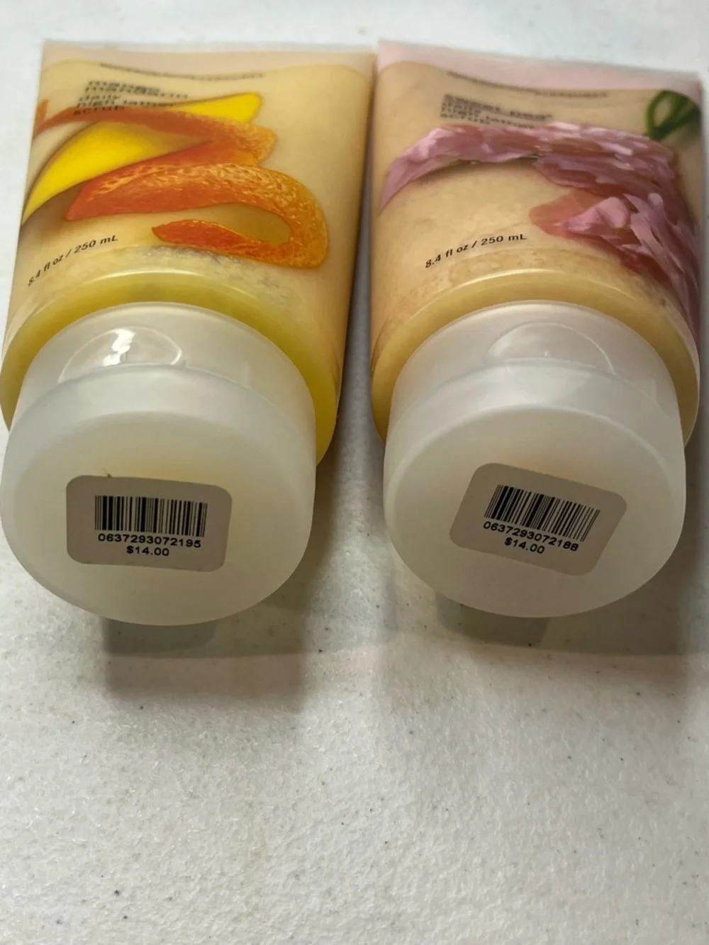 Bath & Body works BBW sweet pea body wash & scrub lot 2 (old packaging) mango